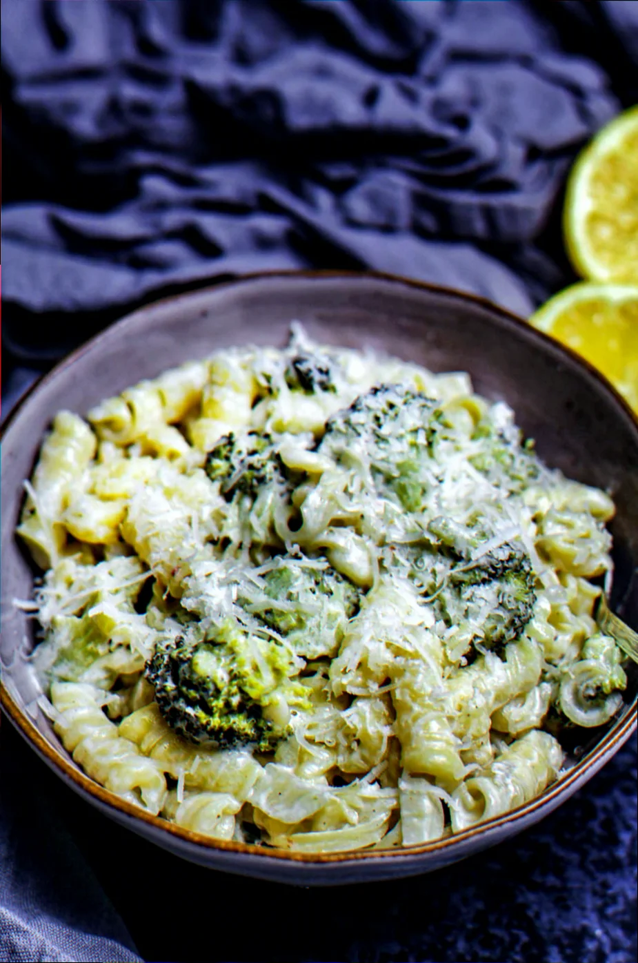 Pasta med brokoli og kylling
