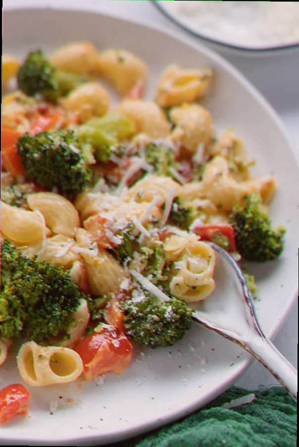 Pasta med brokoli og bacon