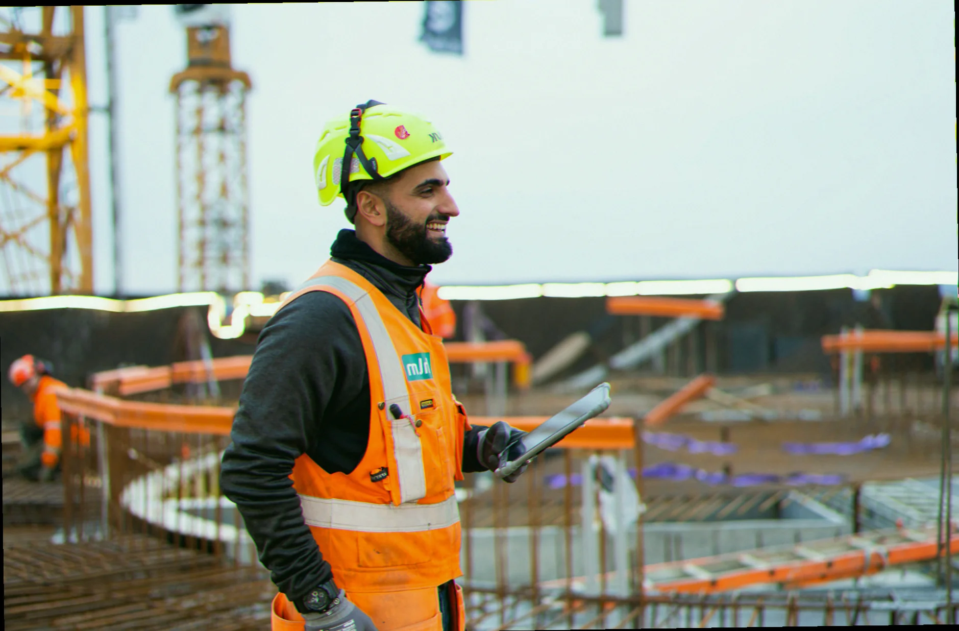 Erfaren landmåler ved arbejde